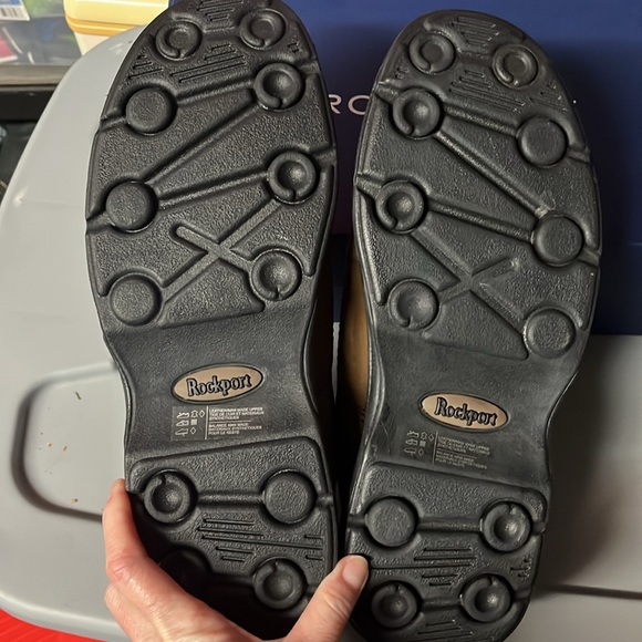 Rockport, men’s brown Eureka shoe
Size 10
New in box - Picture 7 of 10